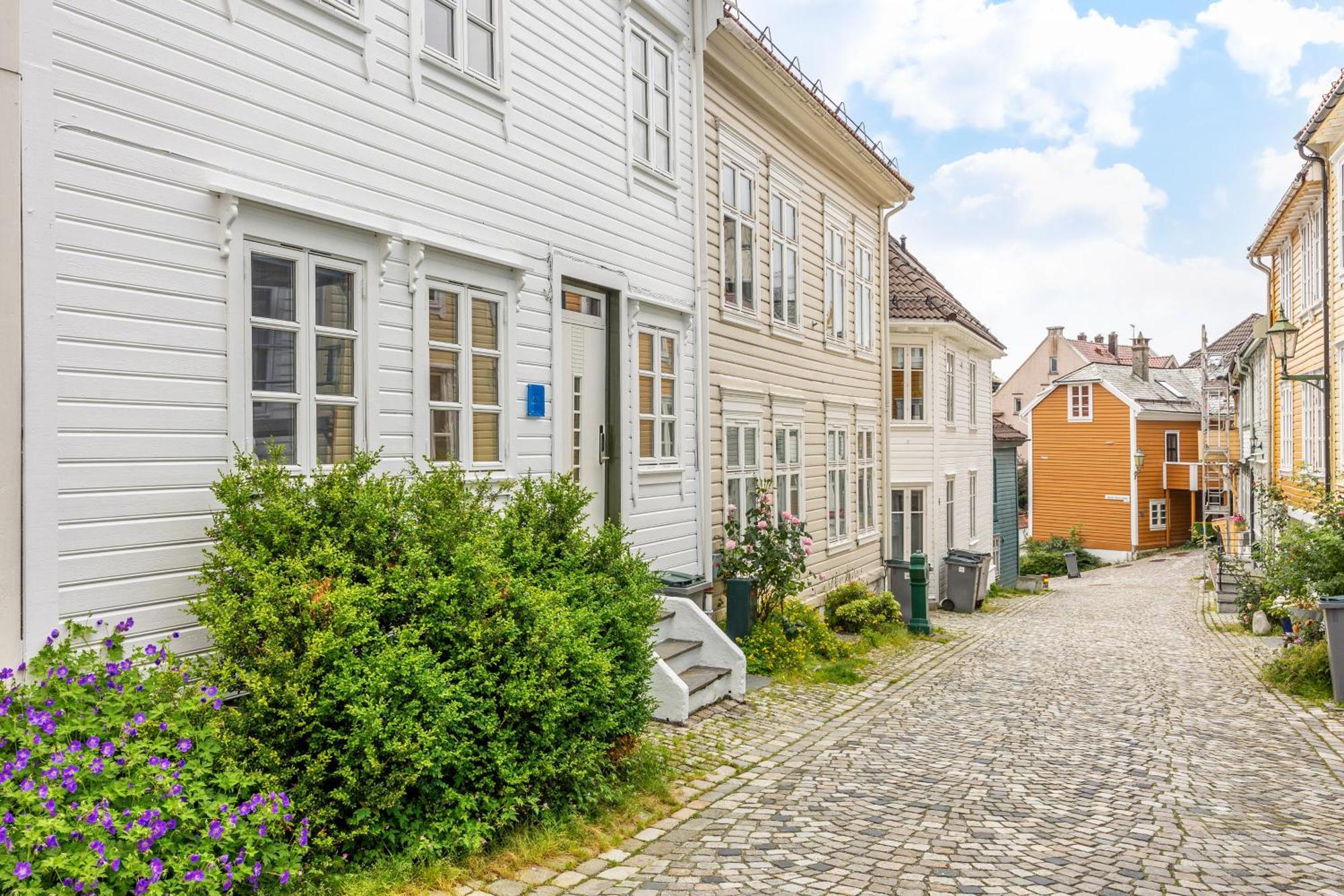 Homerentals Apartments - Behind Bryggen & Historic Cobblestone Streets Bergen Exterior photo